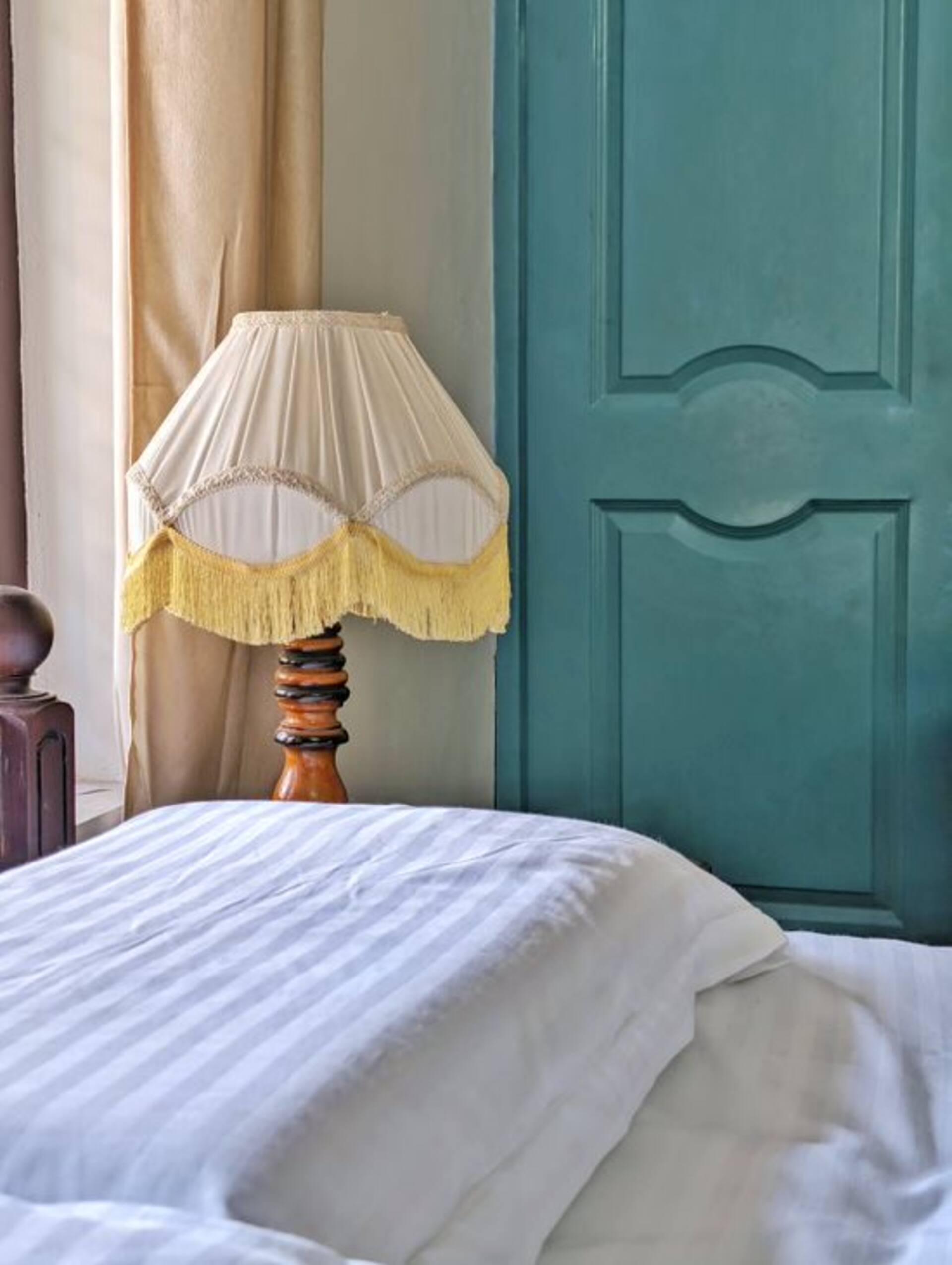 Sapphire Room, reading lamp